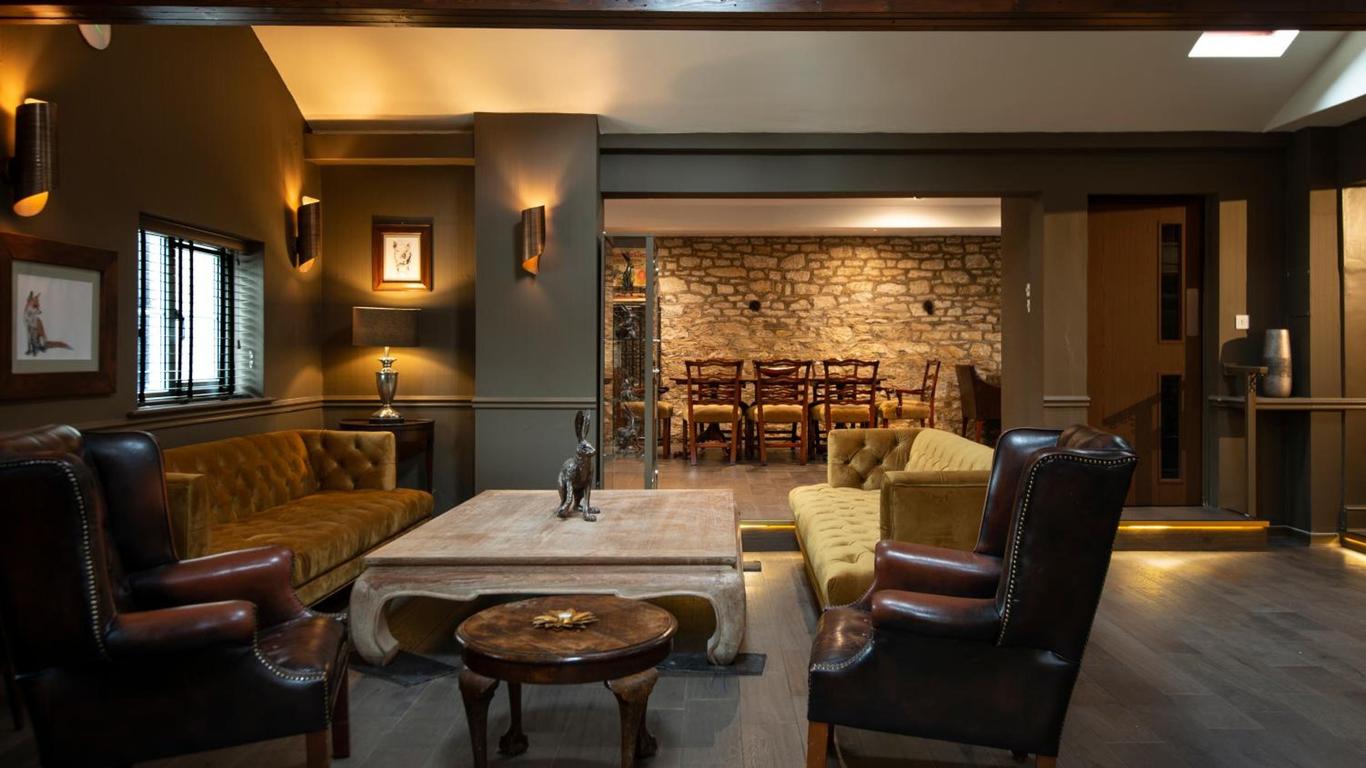 Pettifers Freehouse Hotel